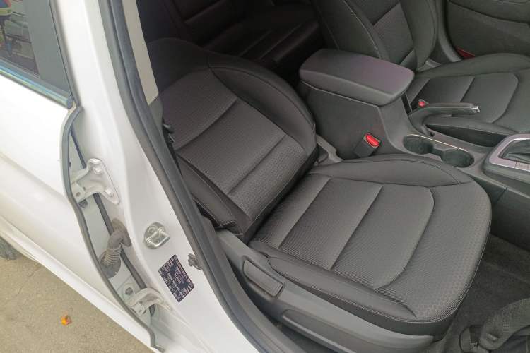 Used Hyundai Elantra (6th Generation / Lingdong) 2016 1.6L Automatic ZhiXuan – Elite Version