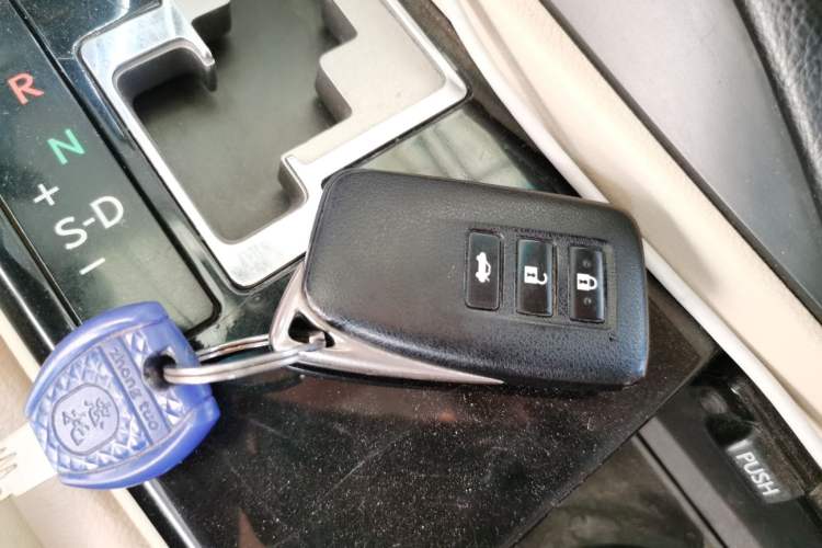 Used Lexus ES 2013 300h Elite Edition