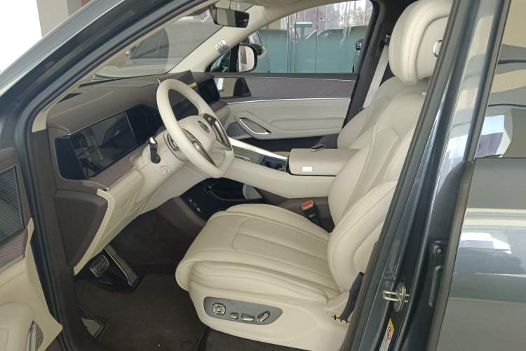 Used Denza N9 2025 Prestige Version
