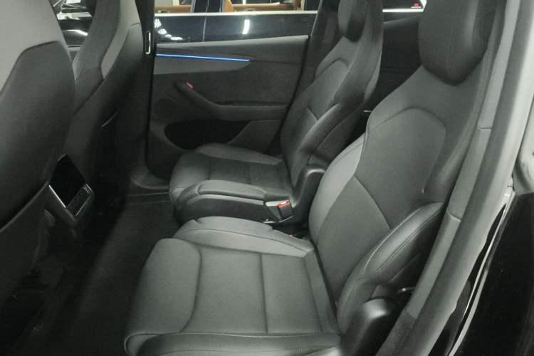 Used Tesla Model Y L 2025 Model Long-Range All-Wheel-Drive Version