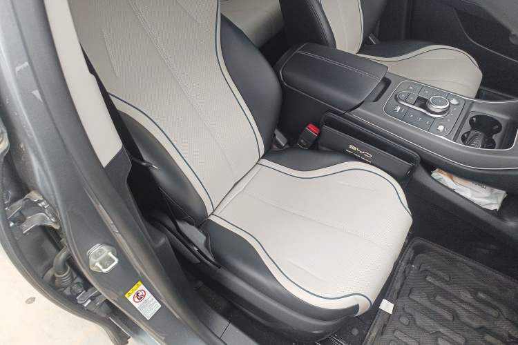 Used BYD Destroyer 05 2024 HONOR Edition DM-i 55KM Luxury Model Right Front Seat