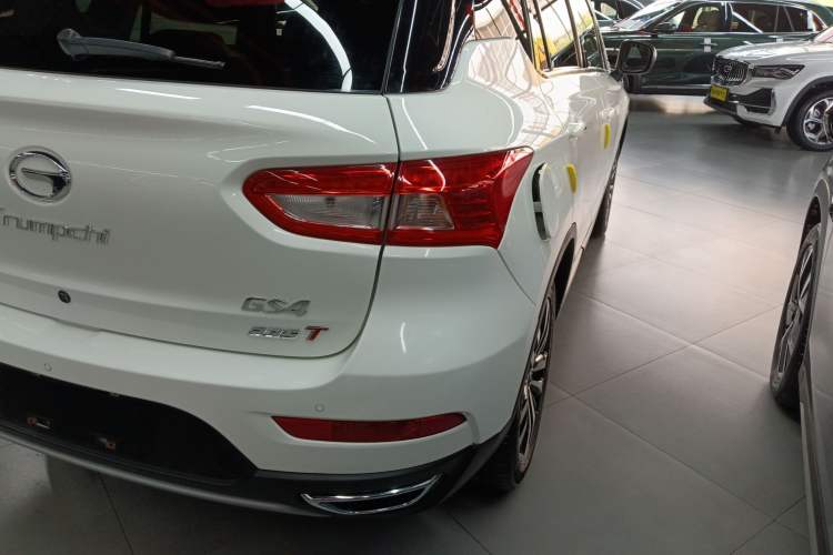 Used GAC Trumpchi GS4 2017 235T Manual Two-Wheel Drive Luxury Edition Right Rear Taillight