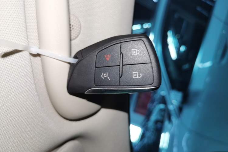 Used Buick Envision 2022 Encore Plus 652T Five-Seat Luxury Model
