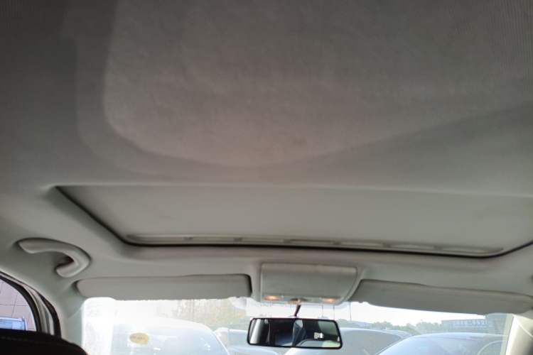 Used Volkswagen Cross Lavida 2014 1.6L Automatic