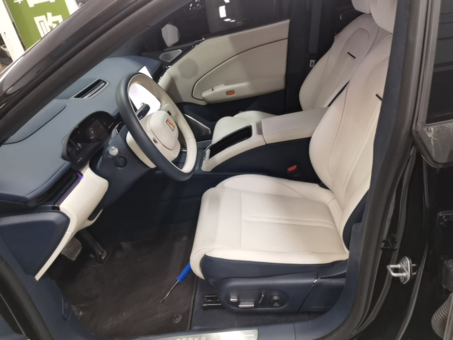 Zeekr 007 2025 Long-Range All-Wheel-Drive Intelligent Driving Version 100 kWh — снимка 17