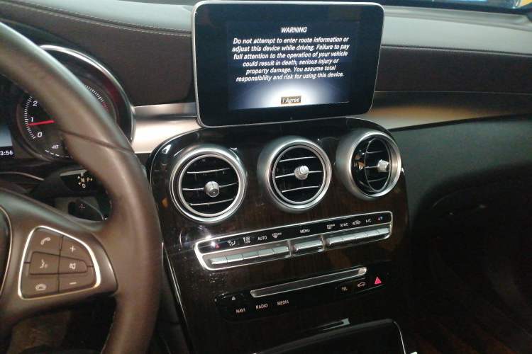 Used Mercedes-Benz GLC 2018 Facelift GLC 260 4MATIC Luxury Edition