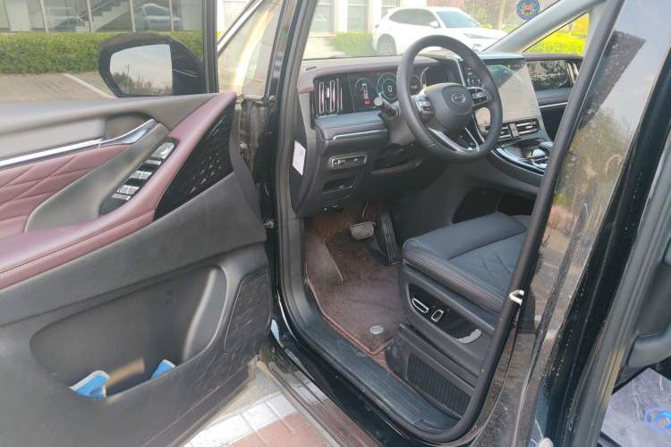 Used GAC Trumpchi M8 2024 Master Series 400T Prestige Edition Interior 3