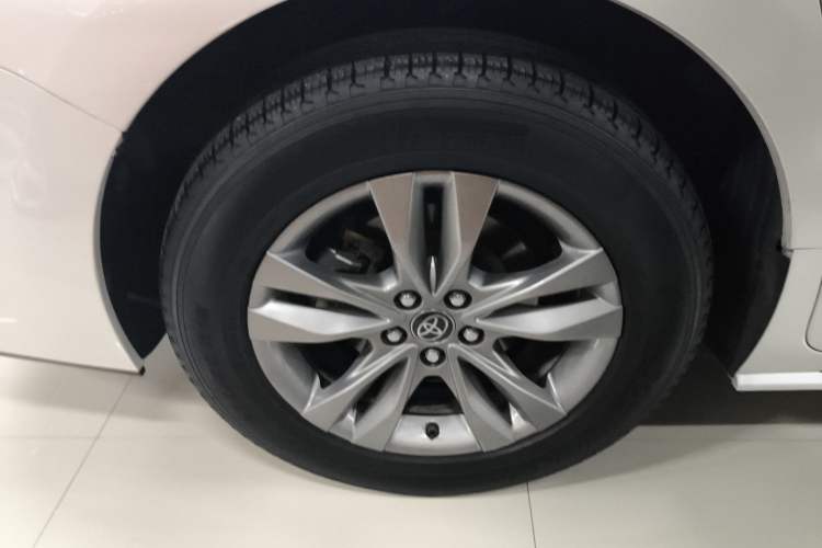 Used Toyota SIENNA 2023 2.5L Hybrid Comfort Edition Right Rear Wheel Hub