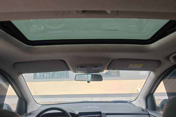 Used CHANGAN KAICHENG Oushang A600 2016 1.5L Manual Luxury 7-Seater Headliner