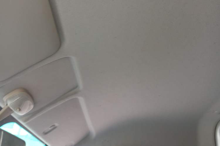 Used SRM New Energy T5L EV 2023 Standard Model 3.8-meter Cargo Box Flatbed Truck 55.7 kWh Headliner