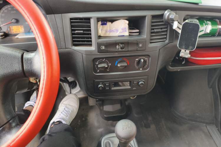 Used Wuling Zhiguang 2023 1.5L Practical Version 5/7 Seats Audio And AC Panel