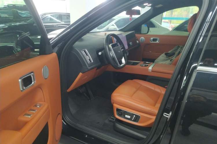 Used Li Auto L8 2023 Pro Model
