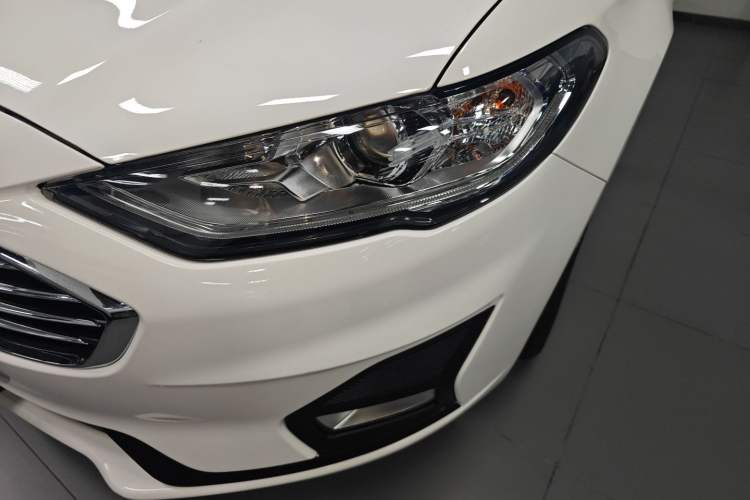 Used Ford Mondeo 2020 EcoBoost 180 Stylish Model Left Front Headlight