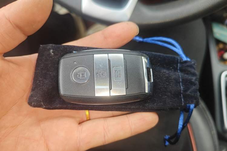 Used Kia KX Cross 2017 1.4L AT GLS