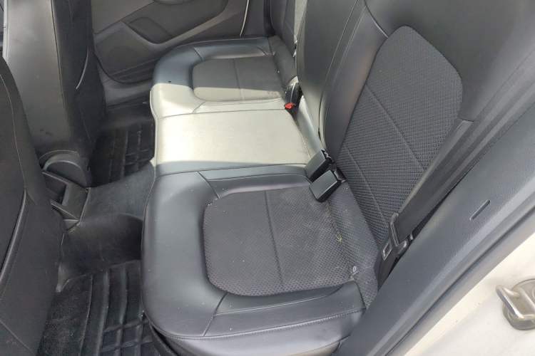 Used Skoda Rapid Spaceback 2014 1.6L Automatic Enjoyment Edition
