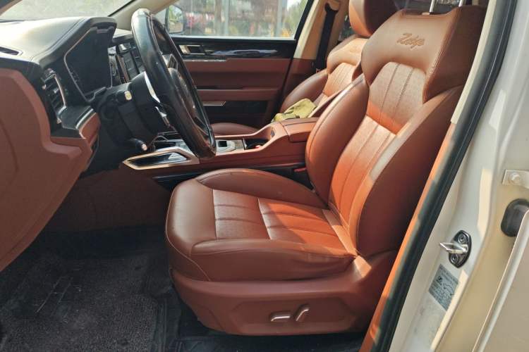 Used Zotye T700 2017 1.8T Dual-Clutch Luxury Model
