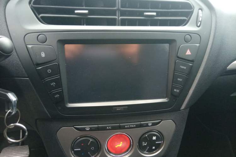 Used Peugeot 301 2014 1.6L Automatic Luxury Edition Audio And AC Panel