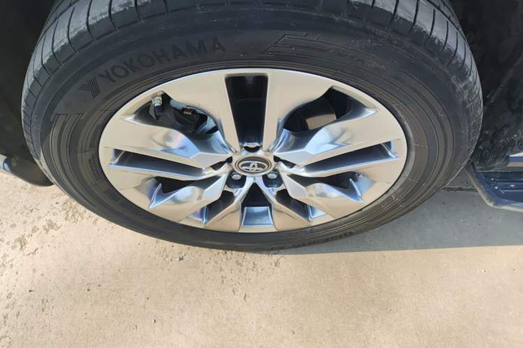 Used Toyota Wildlander 2022 2.0L CVT Two-Wheel Drive Luxury PLUS Edition Left Front Wheel Hub