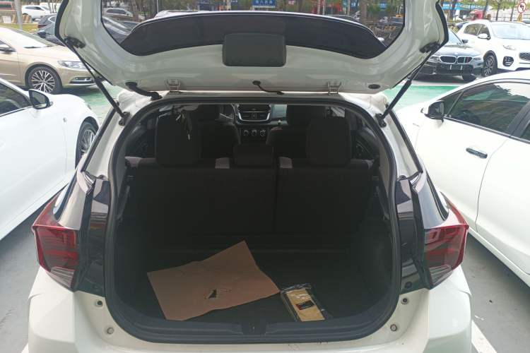 Used Toyota YARiS L Zhi Xuan 2020 X-Trail X 1.5L CVT Leading Edition Trunk