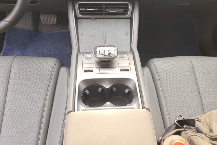 Used BYD Qin L 2025 DM-i Smart Drive 120KM Superior Model Gear Lever