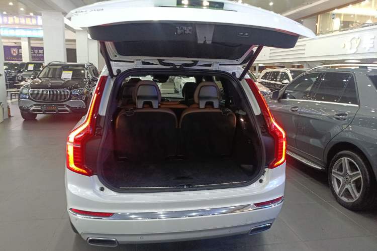 Used Volvo XC90 2021 B6 Zhiyi Luxury Edition 7-Seater Trunk