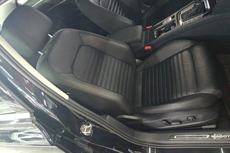 Used Volkswagen Magotan 2018 Facelift 330TSI DSG Luxury Model
