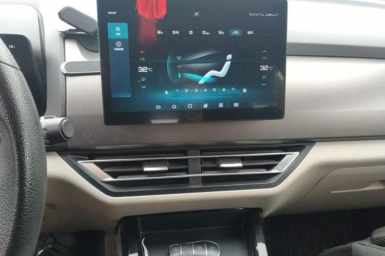 Used BYD Yuan Pro 2021 401 km Luxury Version Audio And AC Panel