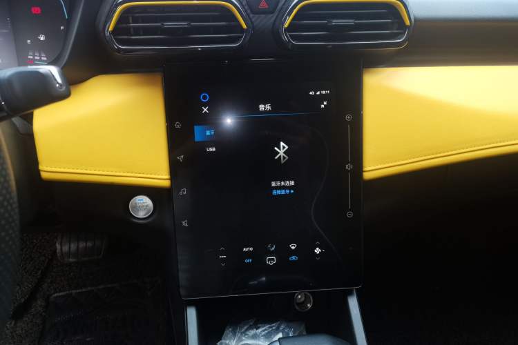 Used Dongfeng Aeolus Yixuan 2023 Mach Edition 1.5T Automatic Pursuit Rider Version Audio And AC Panel