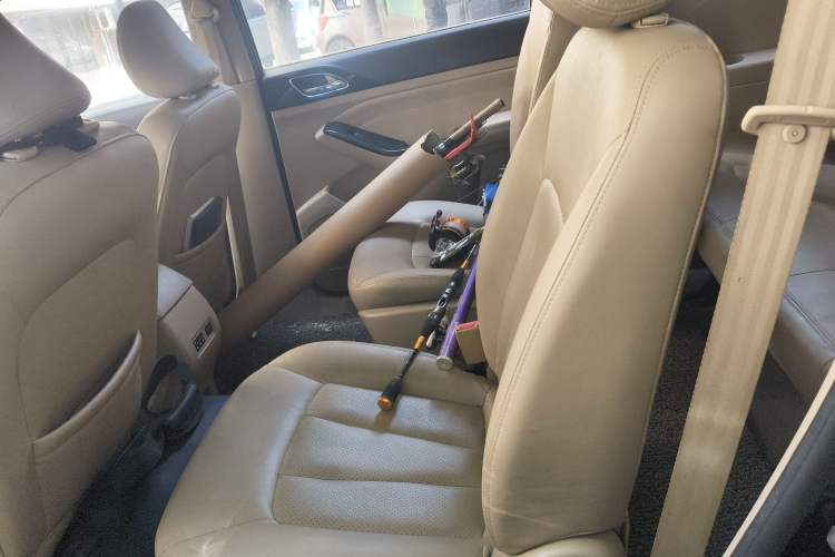 Used Baojun 730 2014 1.5L manual Comfort version 7 seats