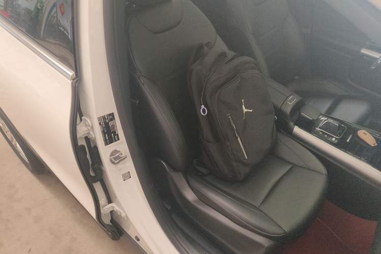 Used Mercedes-Benz GLA 2023 GLA 200 Right Front Seat