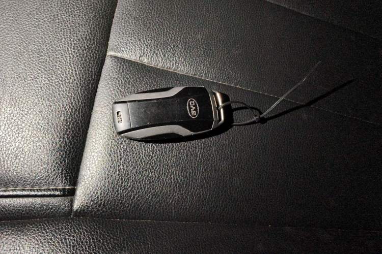 Used BYD Song MAX 2021 Upgraded Model 1.5T Automatic Luxury 7-Seater Vehicle Key