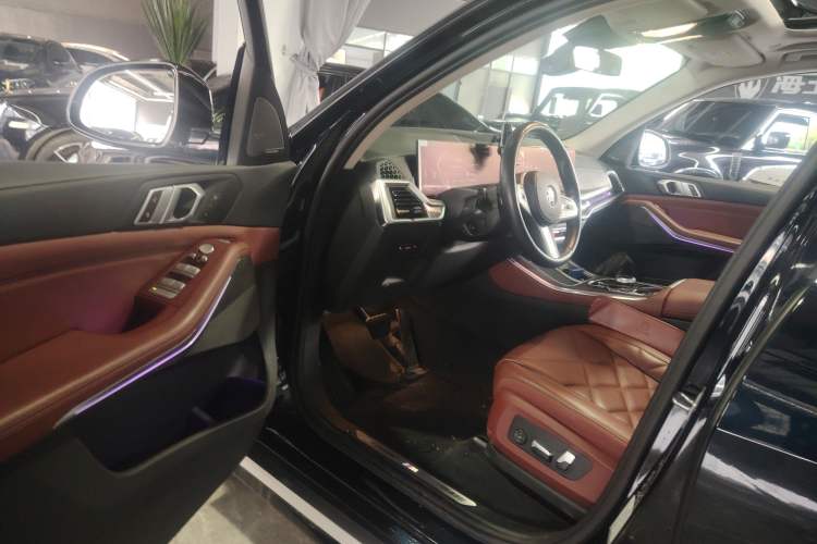 Used BMW X5 2023 xDrive 30Li M Sport Package
