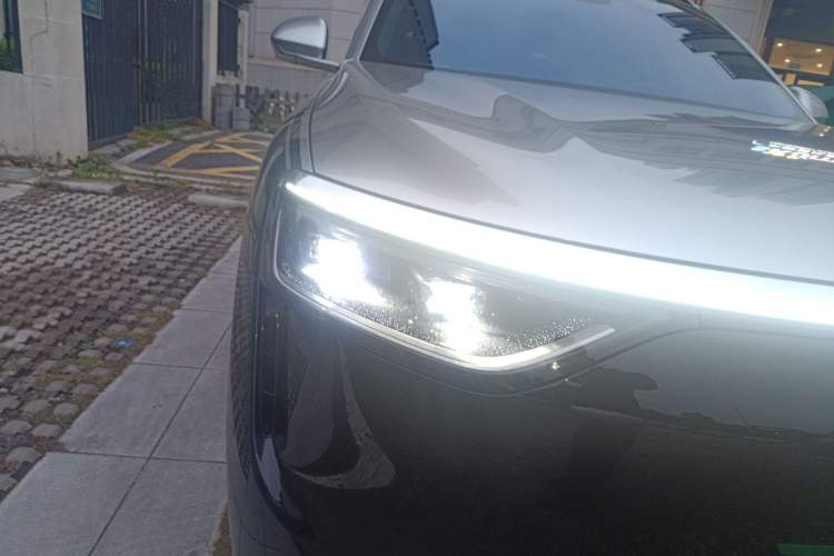 Used Hima AITO M8 2025 Extended-Range Max+ Version 53.4 kWh 6-Seater Edition
