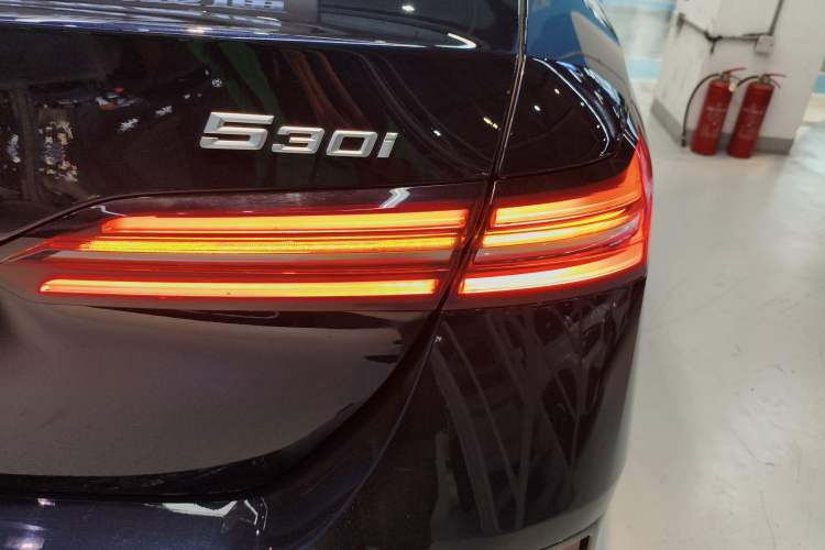 Used BMW 5 Series 2024 530i Leading Model M Sport Package Right Rear Taillight