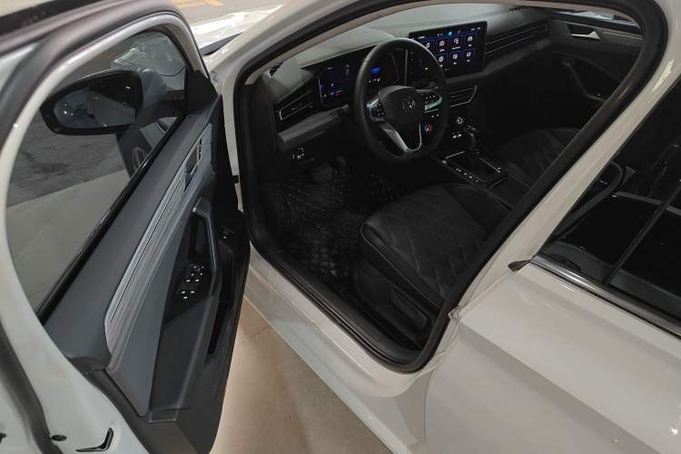 Used Volkswagen Sagitar 2023 300TSI DSG Excellence Edition
