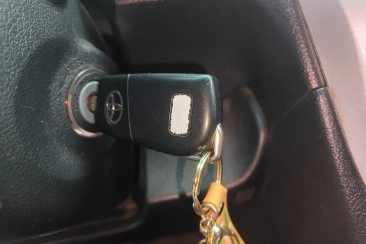 Used Toyota Camry 2016 2.0G 10th Anniversary Leading Edition
