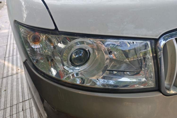 Used Jinbei New Hiace X30L 2021 1.5L Business Central Air-Conditioned Coach China VI Standard SWC15M Right Front Headlight