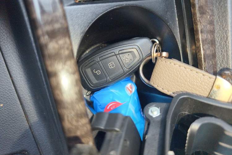 Used Ford Mondeo 2011 2.3L Luxury Model