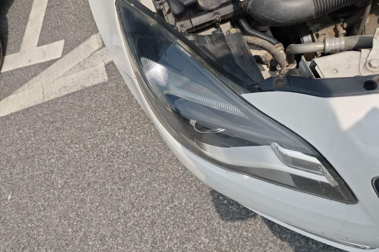 Used Buick Regal 2015 1.6T Elite Tech Model Right Front Headlight