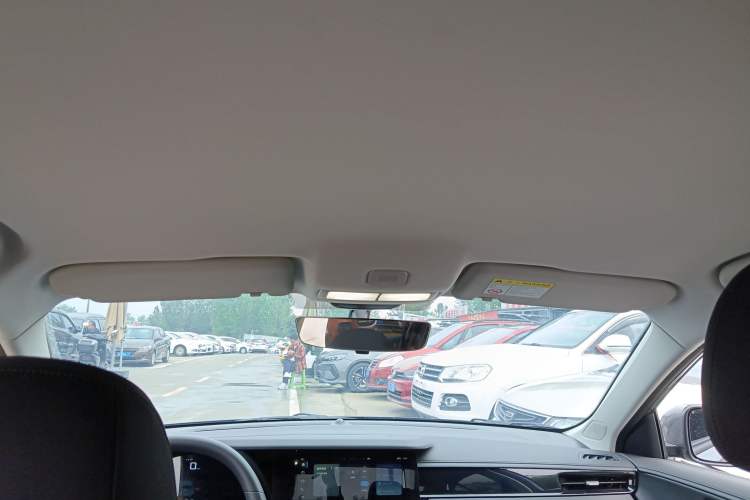 Used Roewe i5 2026 Model 1.5L Manual Comfort Version Headliner