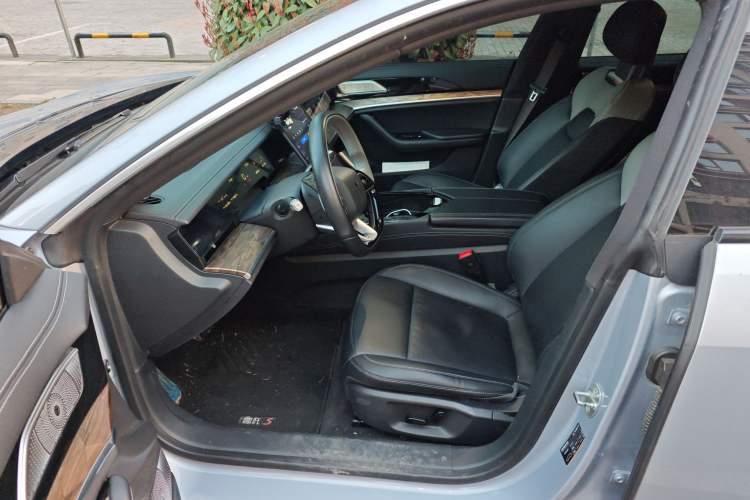 Used NETA S 2022 Extended-Range Version 1160 km Range Rear-Wheel Drive Mid-Grade
