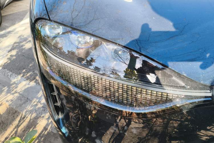 Used Hima AITO M9 2025 Extended-Range Ultra Version 52 kWh 6-Seater Right Front Headlight