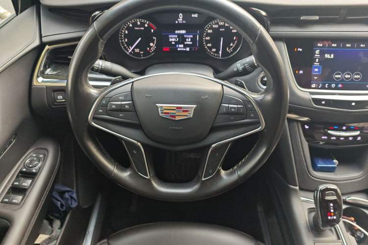 Used Cadillac XT5 2021 28T Luxury Model
