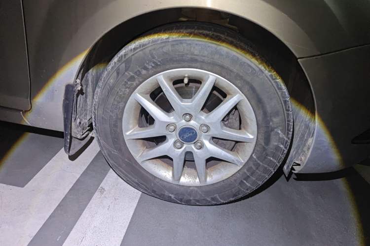 Used Ford Focus 2012 Sedan Classic 1.8L Automatic Base Model
