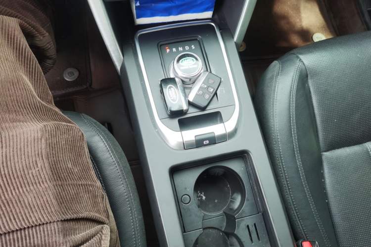 Used Land Rover Discovery Sport 2016 2.0T HSE Gear Lever