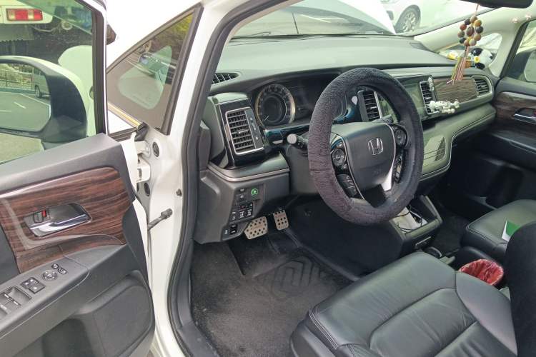 Used Honda Elysion 2016 2.4L Luxury Edition Driver Seat