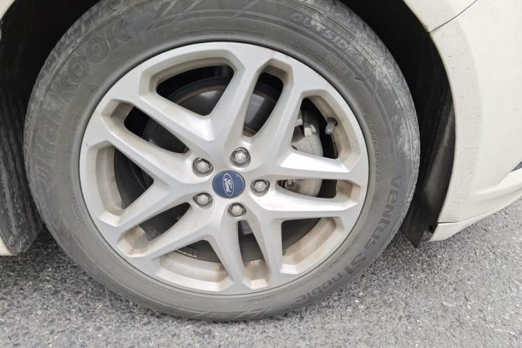 Used Ford Mondeo 2013 1.5L GTDi180 Fashion Edition Right Front Wheel Hub