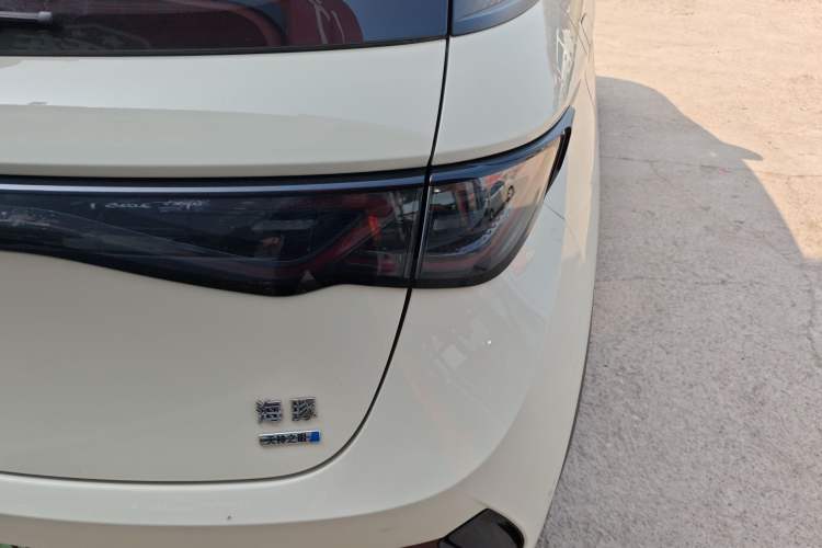 Used BYD Dolphin 2025 Intelligent Driving Version 410 km Fashion Edition
