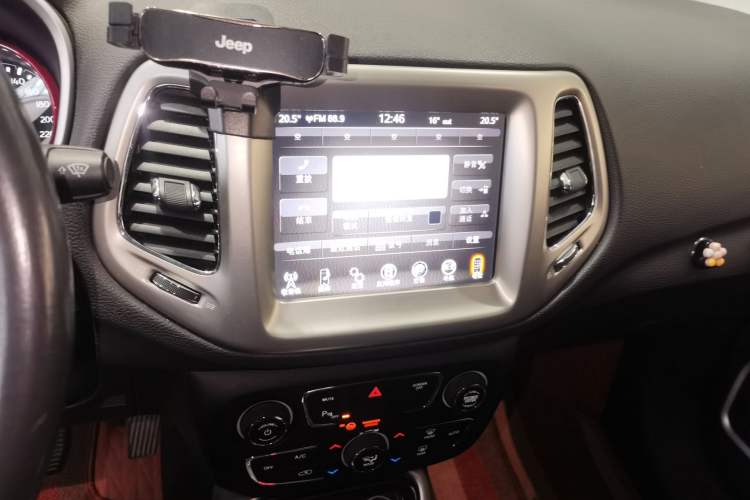 Used Jeep Compass 2017 200T Automatic Family Edition
