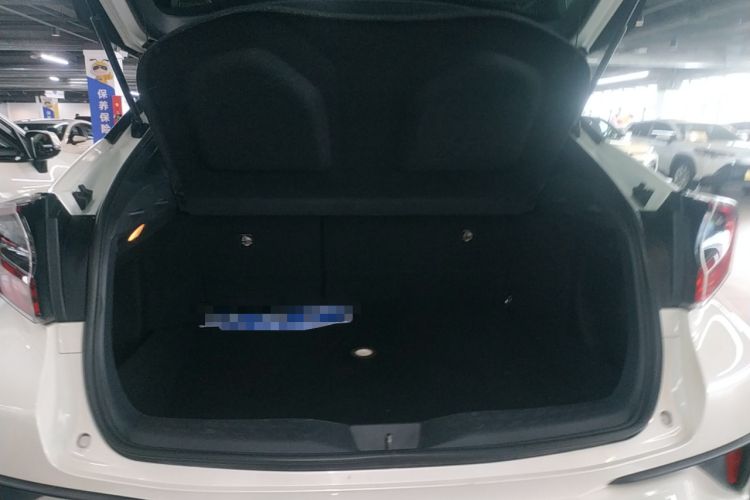 Used Toyota C-HR 2018 2.0L Luxury Edition China V Standard Trunk